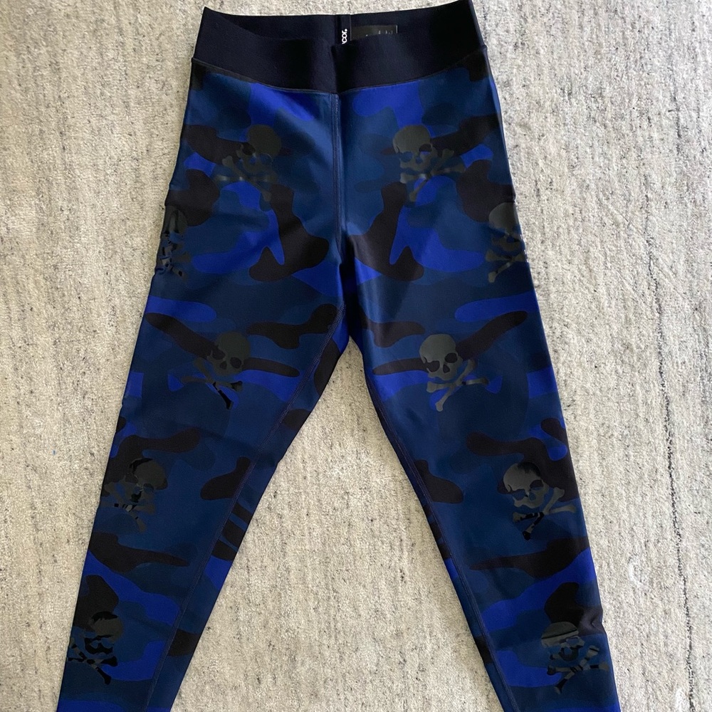 Ultracor Soul Cycle Camo Leggings with Skulls.